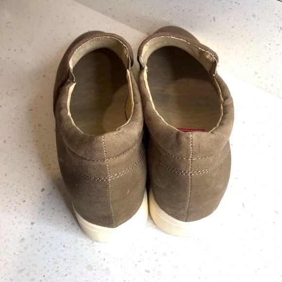 POP Canoe tan wedge slip ons sz 8.5 - Picture 6 of 12